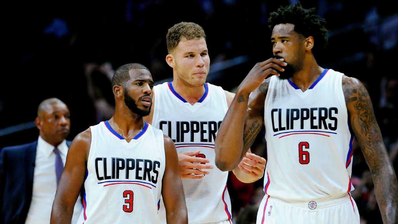 Should the LA Clippers retire Blake Griffin's jersey?