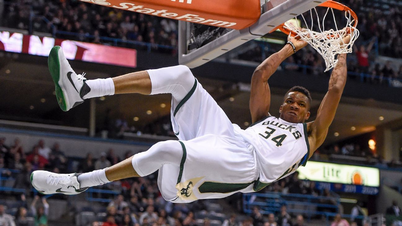 Más de un millón de dólares pagan por el cromo novato de Giannis Antetokounmpo