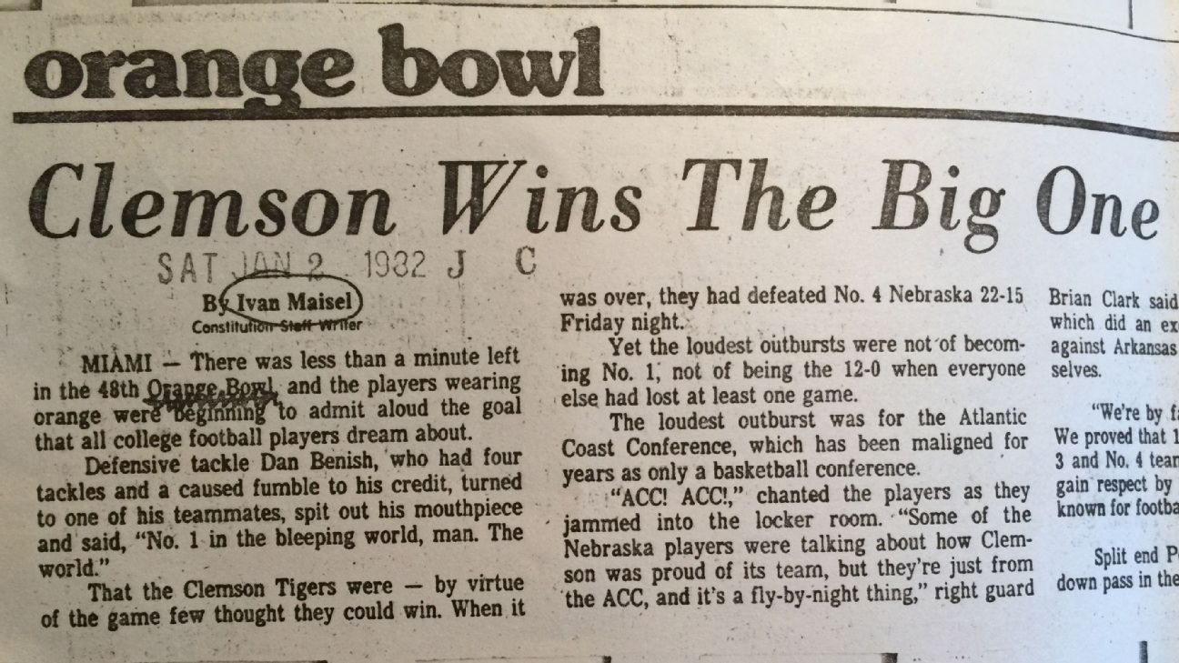 Never Forget Refrigerator Perry Used to Pick Up and Move Opposing Players  While at Clemson