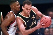 Oscar Schmidt, Basketball Hall of Famer from Brazil, dies at 68