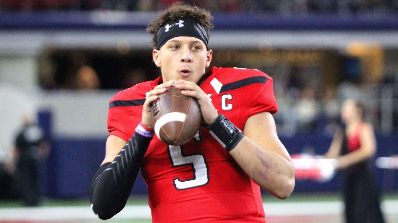 Revisiting the Chiefs' bold trade up with Bills to pick Patrick Mahomes in  the 2017 NFL Draft