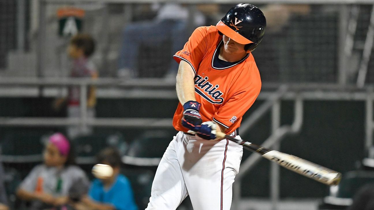 Arizona Diamondback minor leaguer Pavin Smith pays off his parents