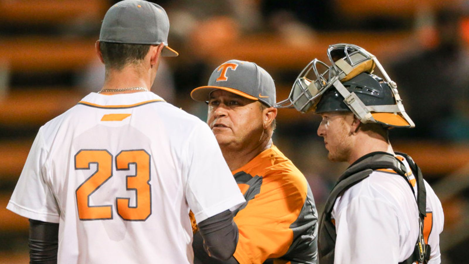 tennessee-baseball-coach-dave-serrano-to-resign