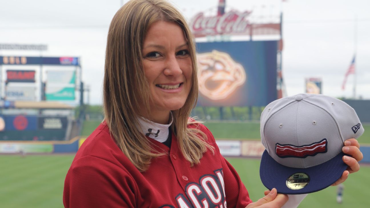 Phillies name new ballgirls, including twins