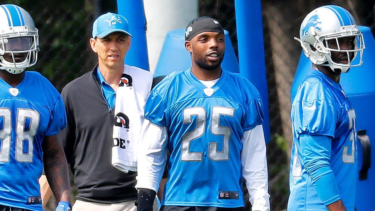 Theo Riddick, recovering from wrist injury, cut junk food from his diet