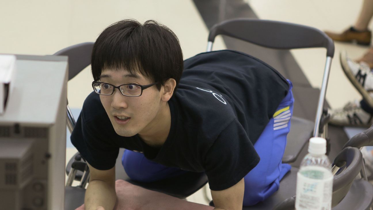 Daiki "Rudolph" Ideoka, the best Melee player in Japan, faces