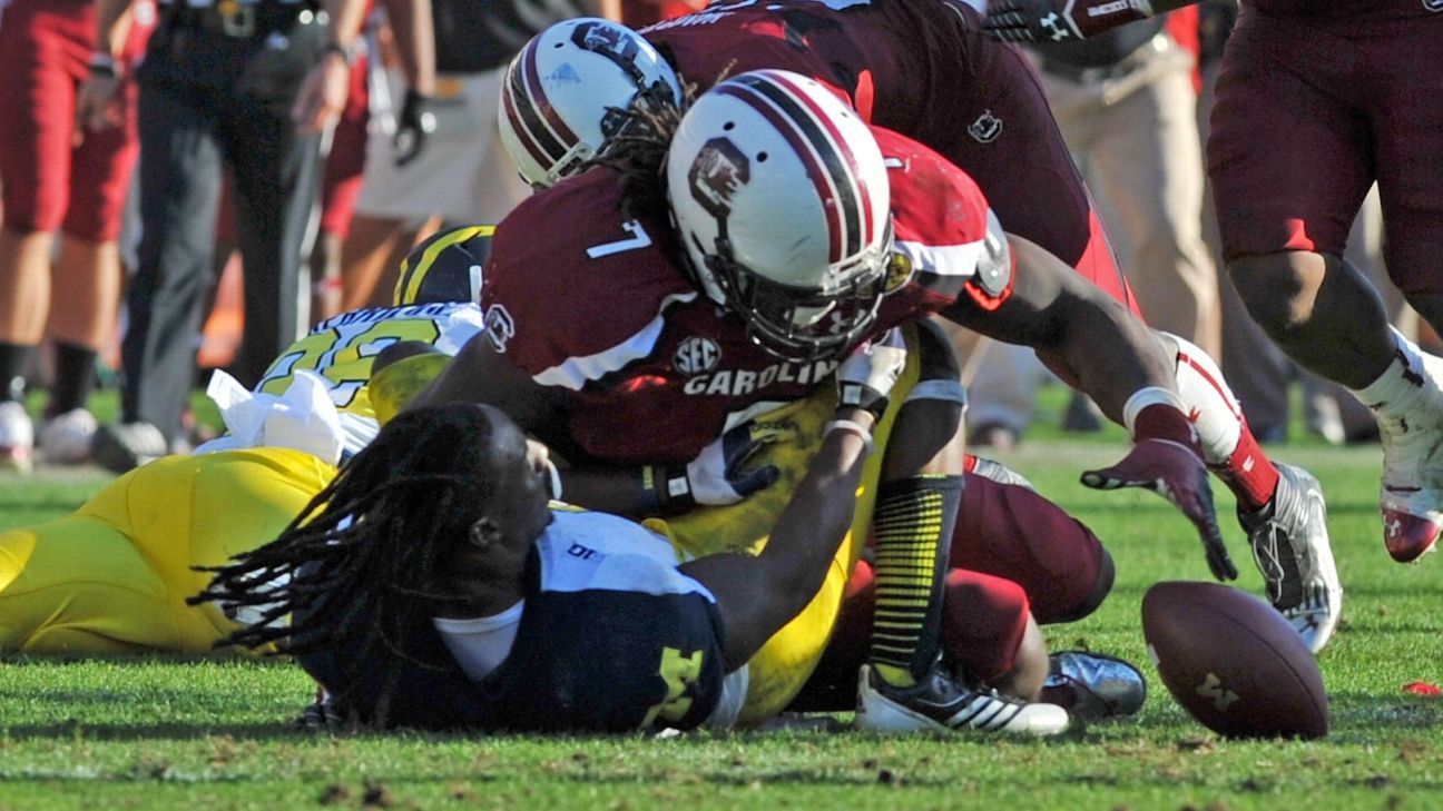 South Carolina to retire DE Jadeveon Clowney's No. 7 jersey - The San Diego  Union-Tribune