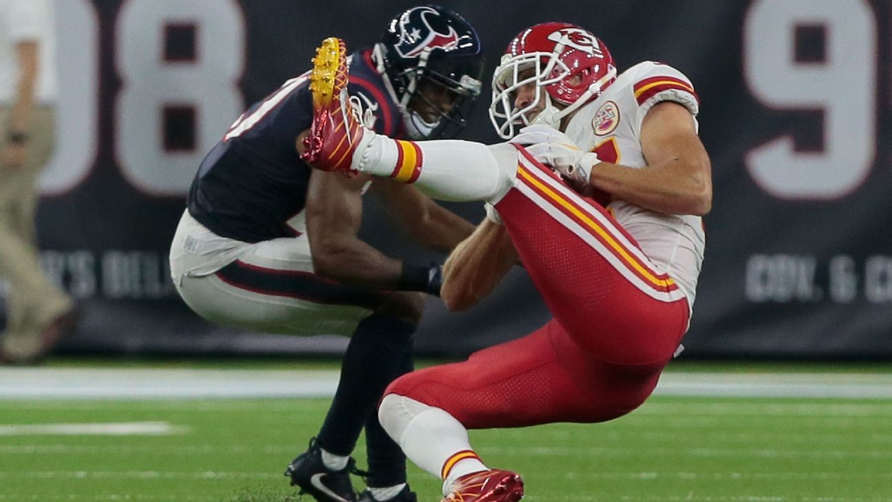 Travis Kelce leaves Chiefs vs Texans game with hamstring injury