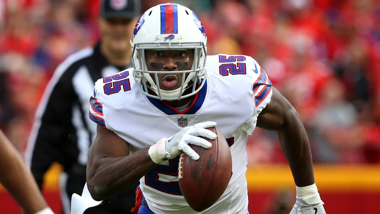 Bills hang on for first playoff win since 1995