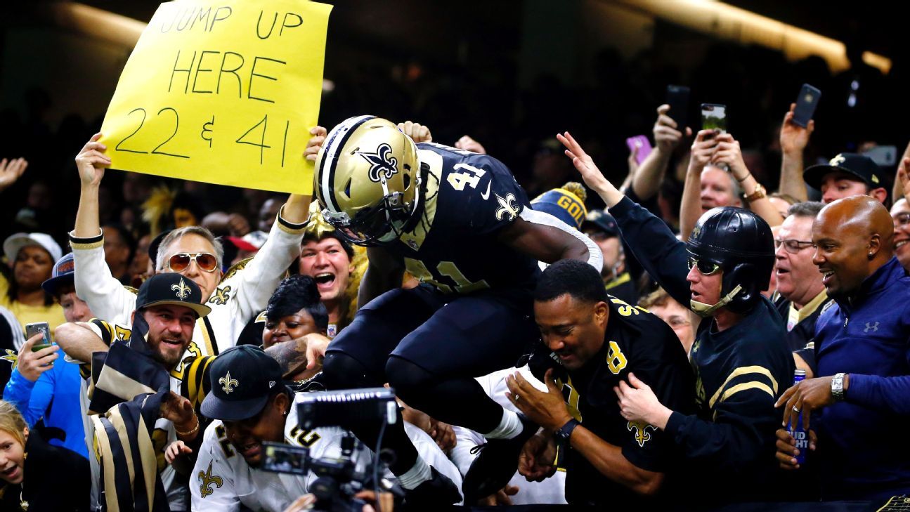 Alvin Kamara of the New Orleans Saints celebrates after defeating