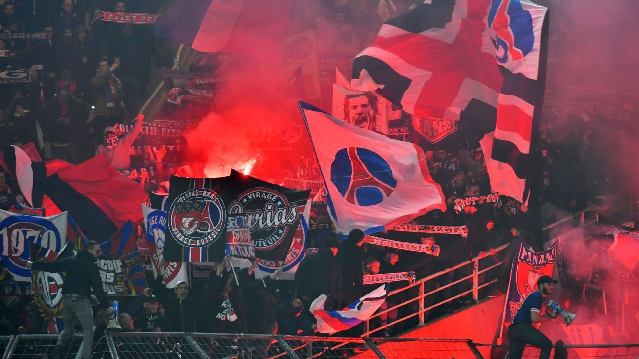 Doentes por Futebol - Na partida de hoje do PSG, o ultras estenderam uma  faixa com mensagem de apoio ao Fluminense na Libertadores. Vamos,  Tricolores. Chegou a hora!