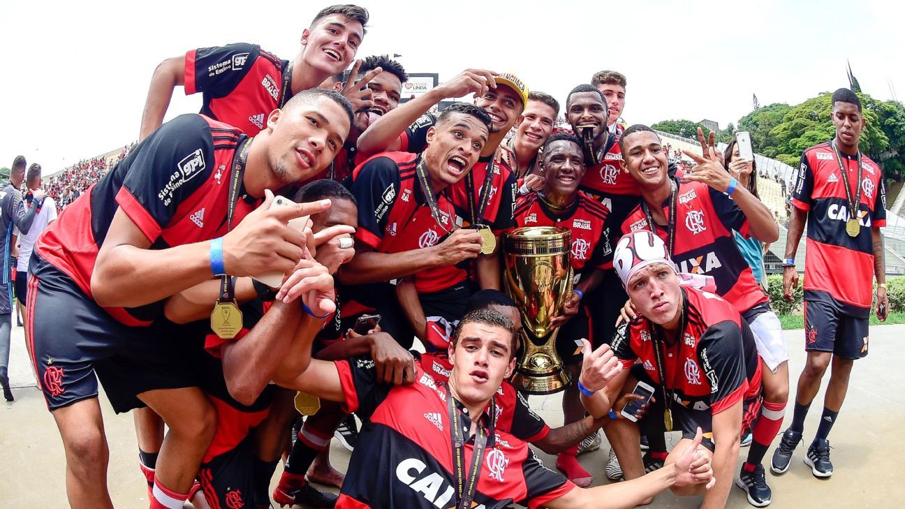 Reformulação do Elenco Campeão com Samuel Lino no Flamengo.