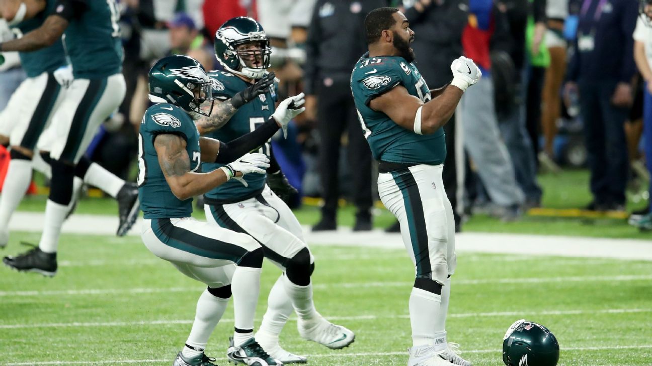 Elliott helps Eagles to upset win over Patriots in Super Bowl 52