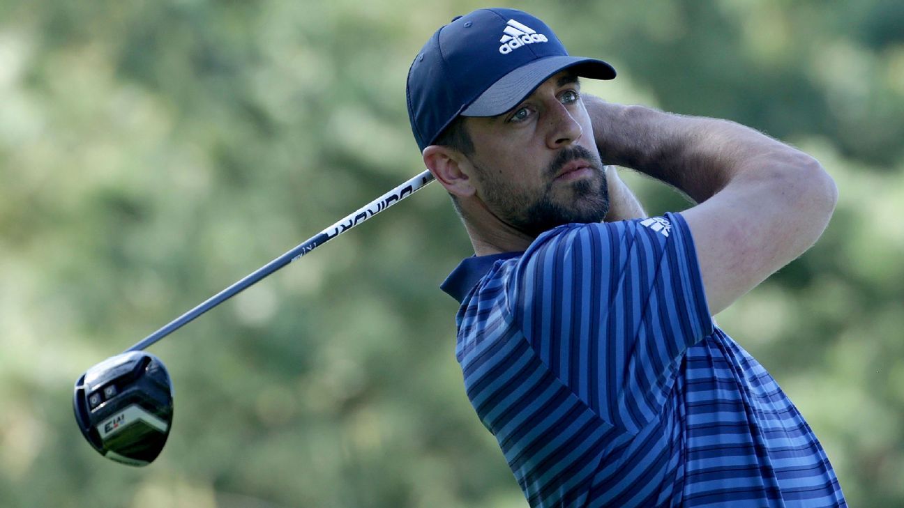 Aaron Rodgers back on (the golf) course after collarbone 