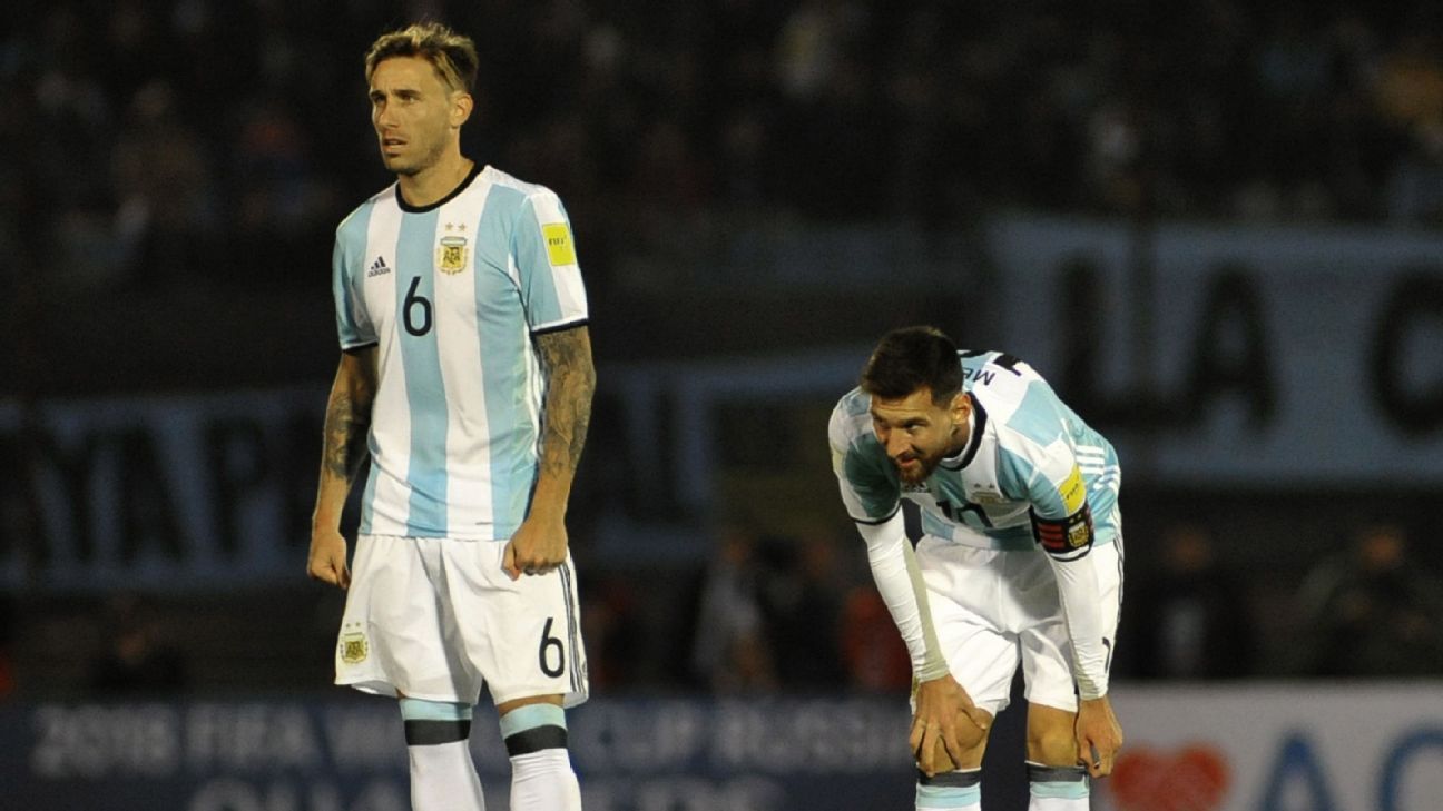 Lucas Biglia và Messi trong màu áo tuyển Argentina