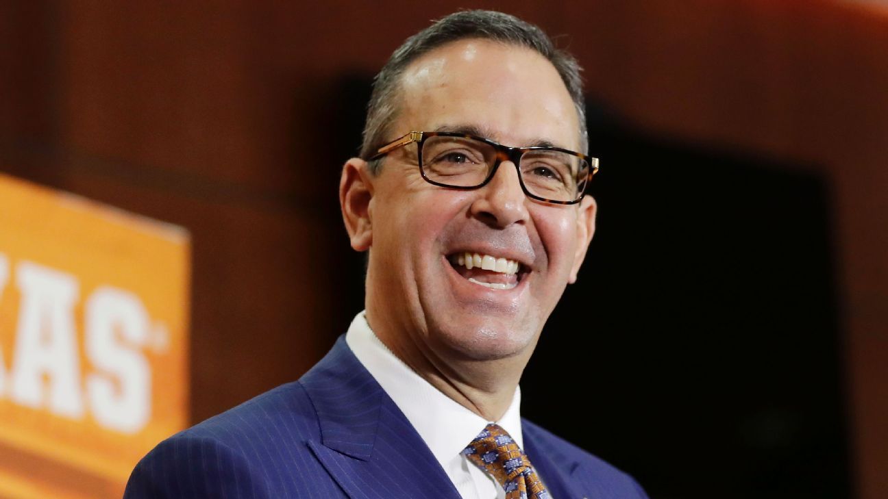 After Texas announces Big 12 departure, AD Chris Del Conte comes off College Foo..