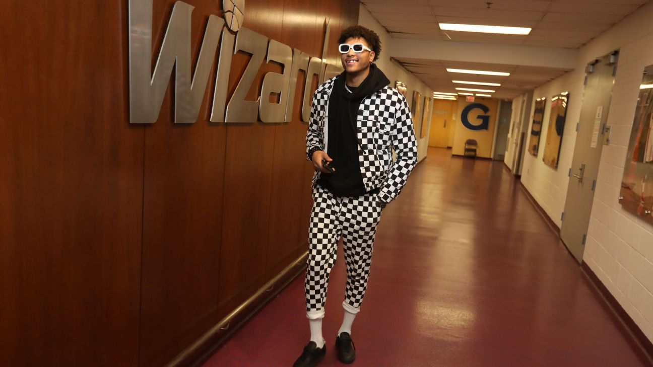 Kelly Oubre shares game day outfits and shows off his 