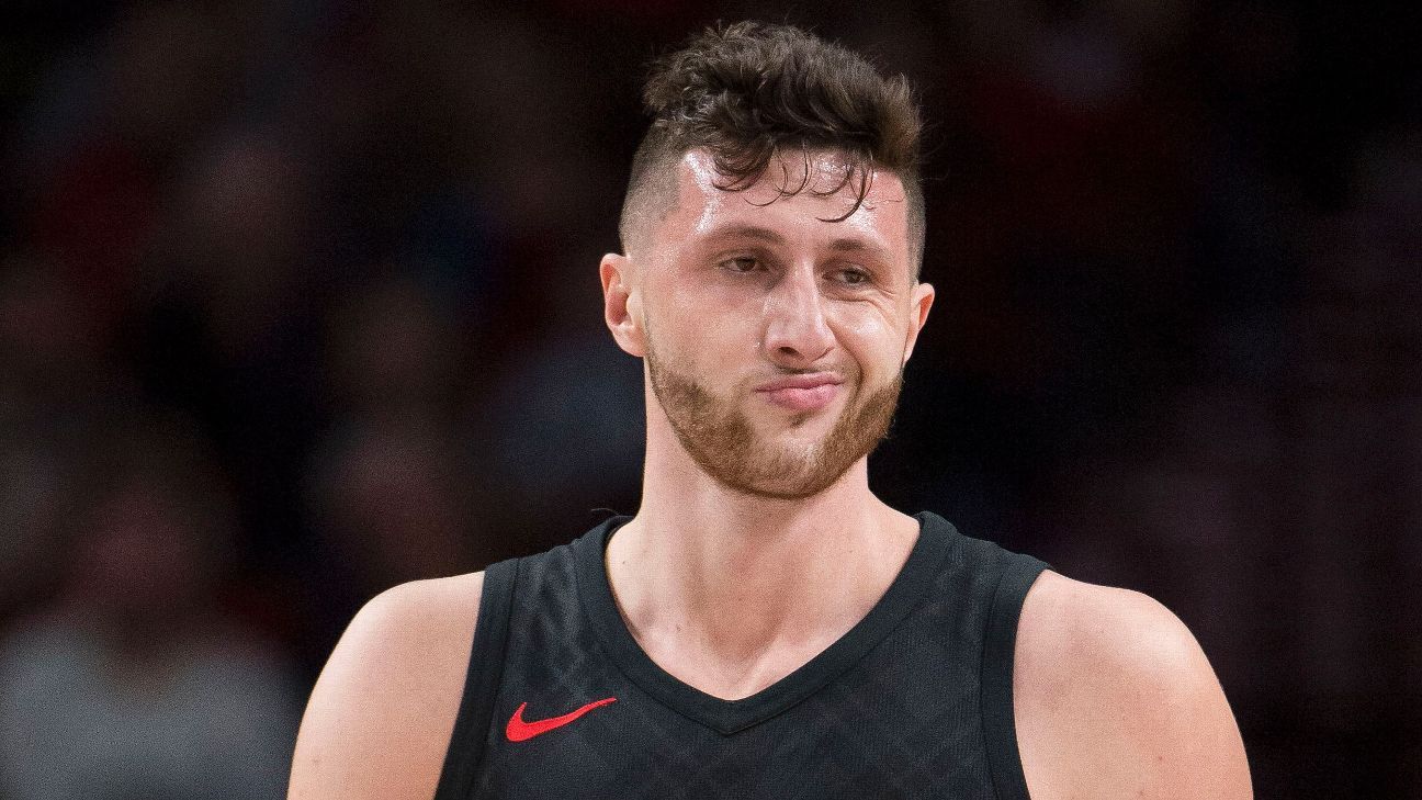 Pay phone: Nurkic fined $40K for fan phone toss thumbnail