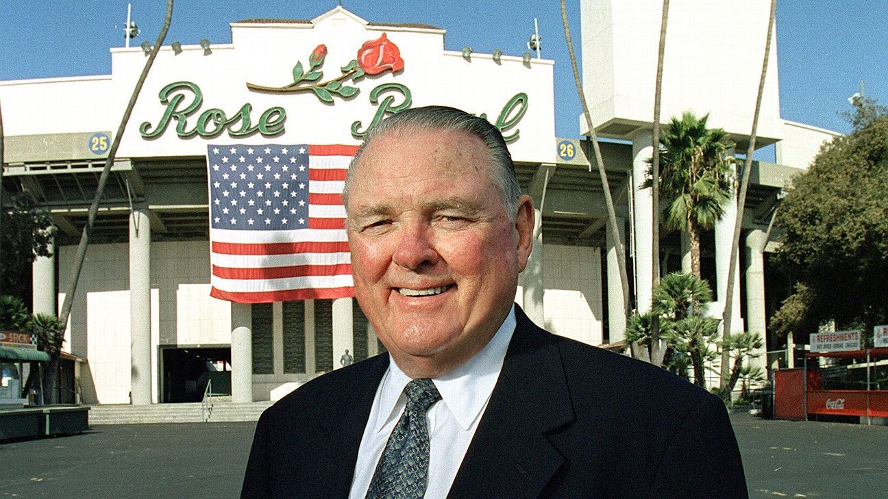 Broadcaster Keith Jackson celebrated at Rose Bowl on Sunday ESPN