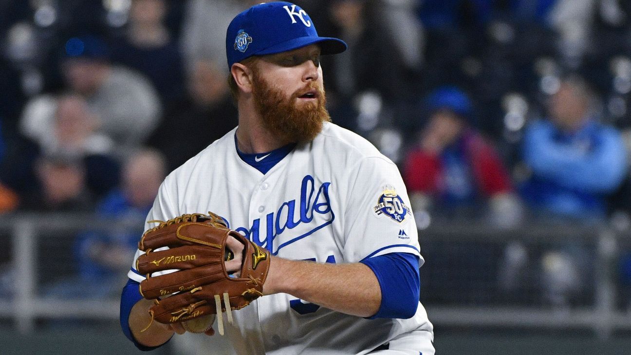 Blaine Boyer of Kansas City Royals helps out in team bus emergency ESPN