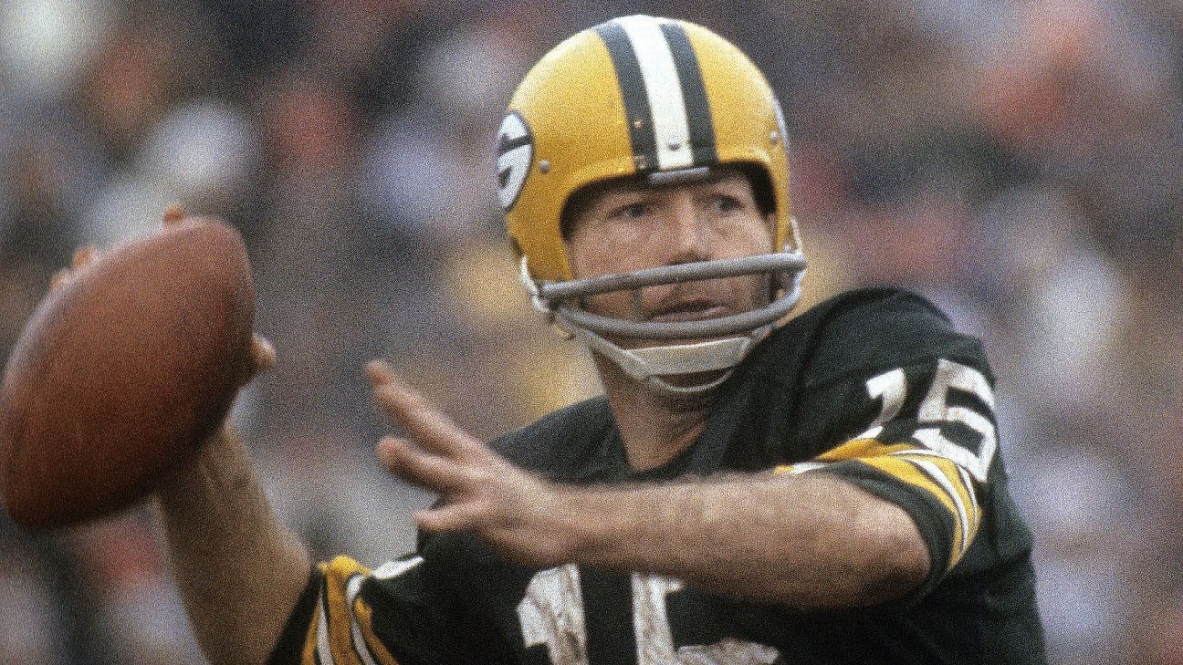 Legendary Packers HOF QB Starr dies at 85