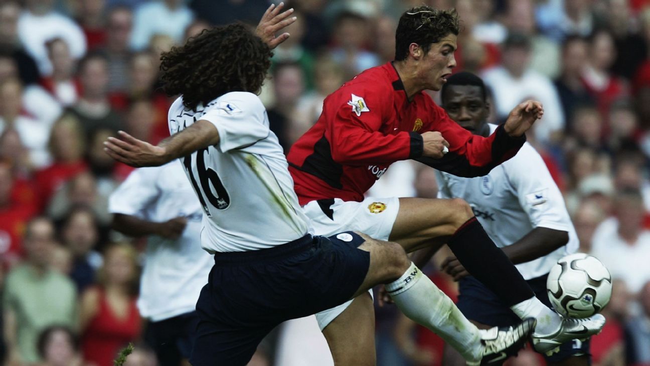 Out of this world - Ruud van Nistelrooy reacts to Cristiano Ronaldo's goal  against Portsmouth 