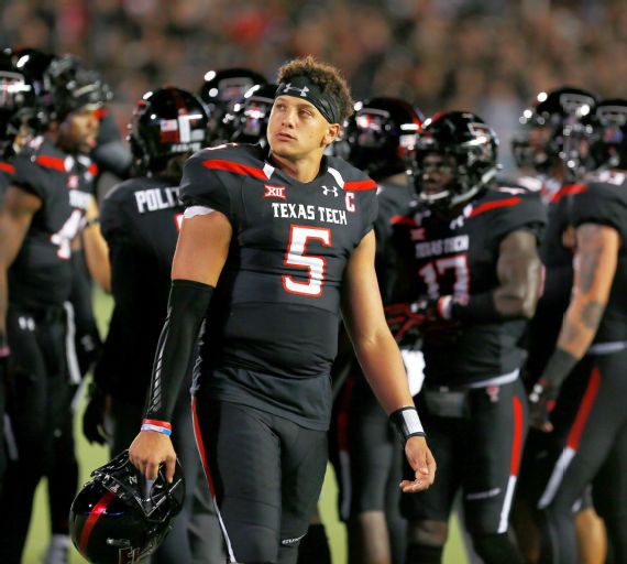 Baker Mayfield And Patrick Mahomes Record Shattering 2016 Showdown