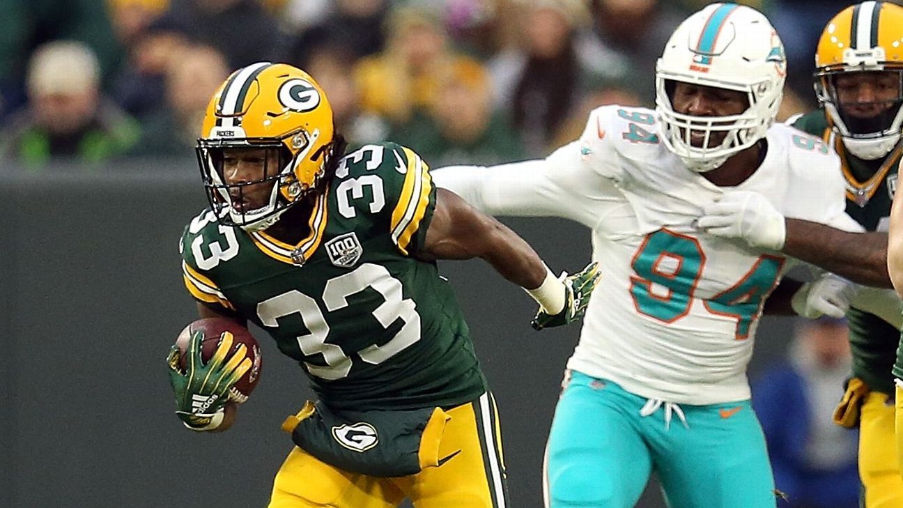 Jones helps Packers run over Dolphins, 31-12