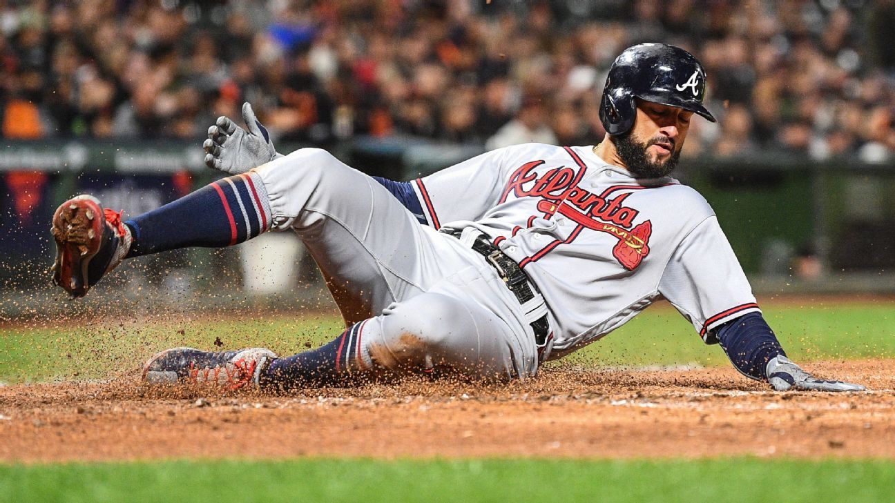 Nick Markakis of the Braves opts back in to MLB season
