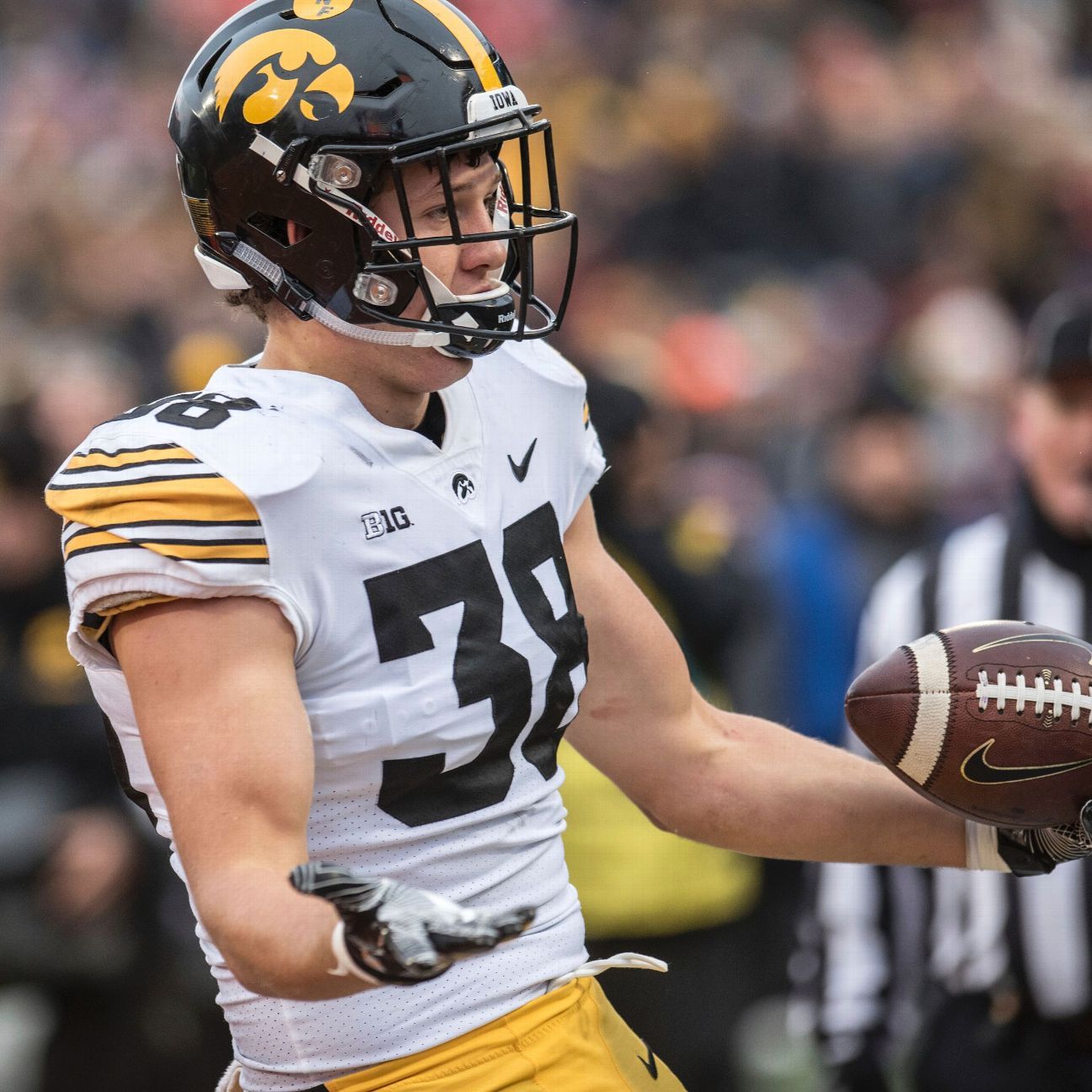 TE TJ Hockenson: Best photos through the years