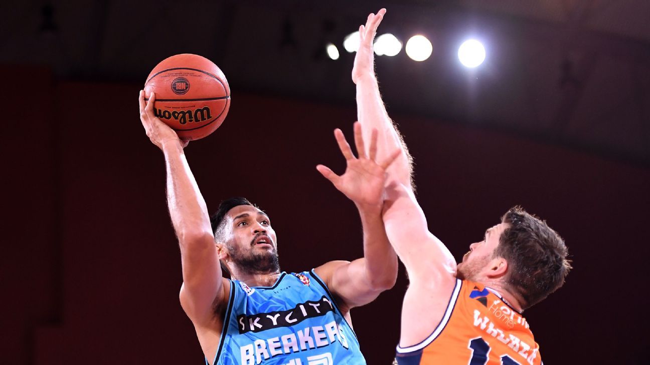 NBL New Zealand Breakers keep finals hopes alive