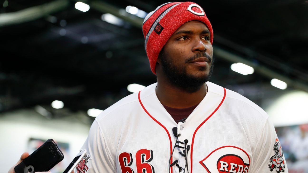 Reds OF Yasiel Puig surprises local kids playing baseball in Madisonville