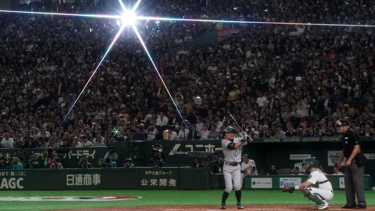 Ichiro takes field with 45,000 voices in full support