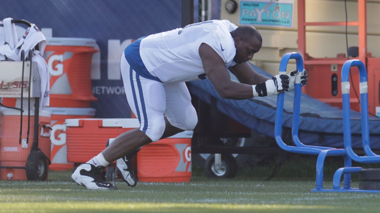 Los Colts recontratan al tackle ofensivo J'Marcus b ESPN