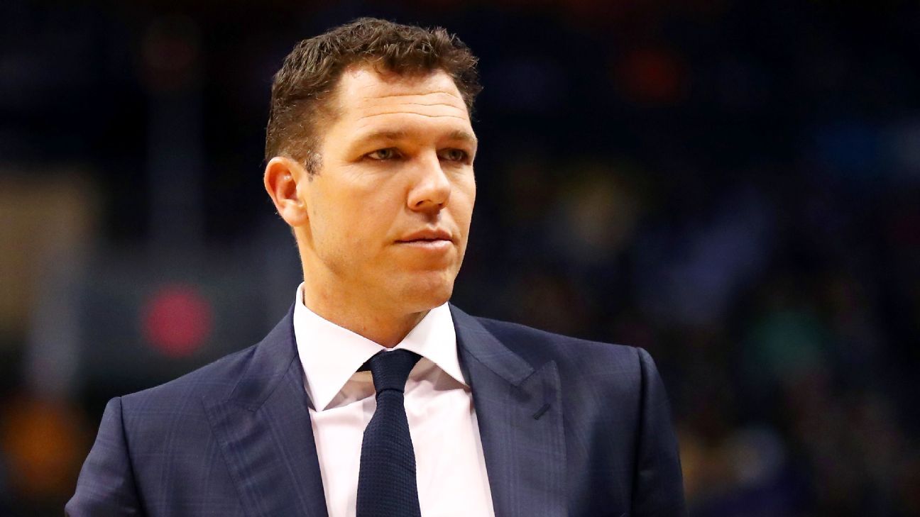 Sources: Walton reaches deal to coach Kings