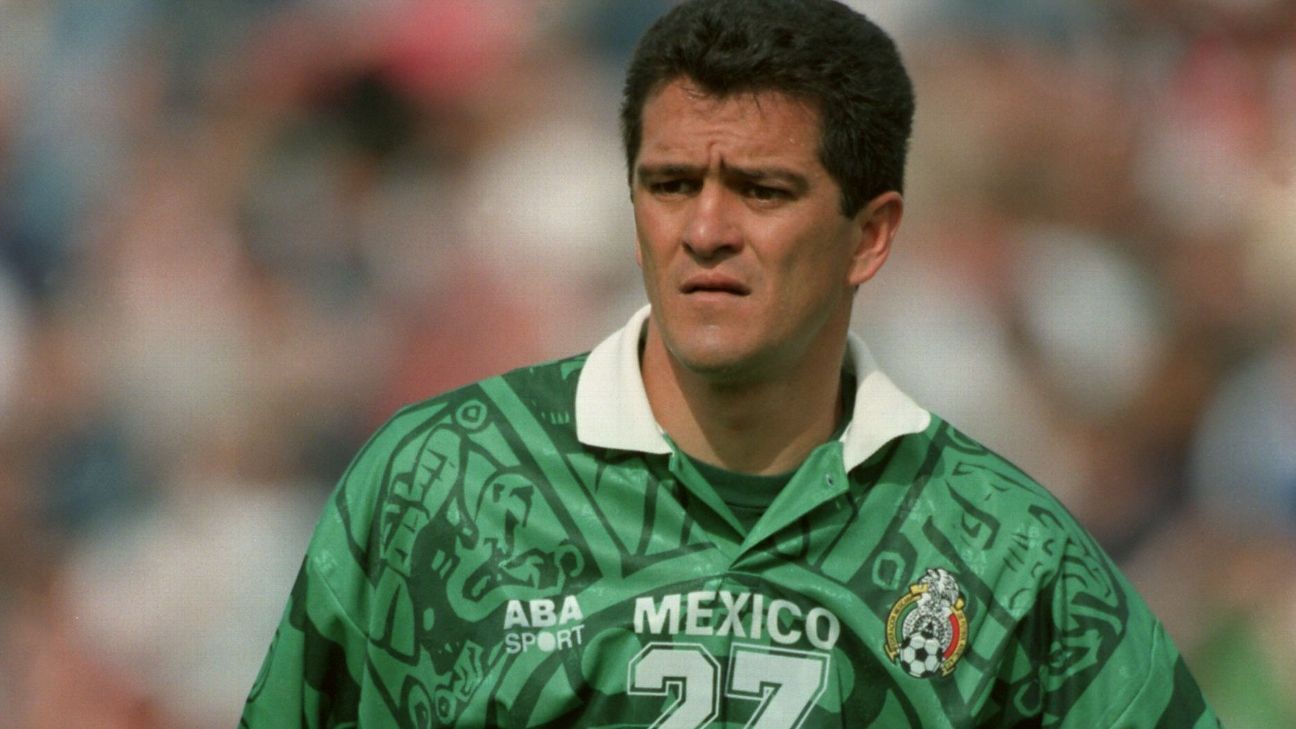 Top 20 Greatest Mexican Football Players of All Time Famous Soccer Players