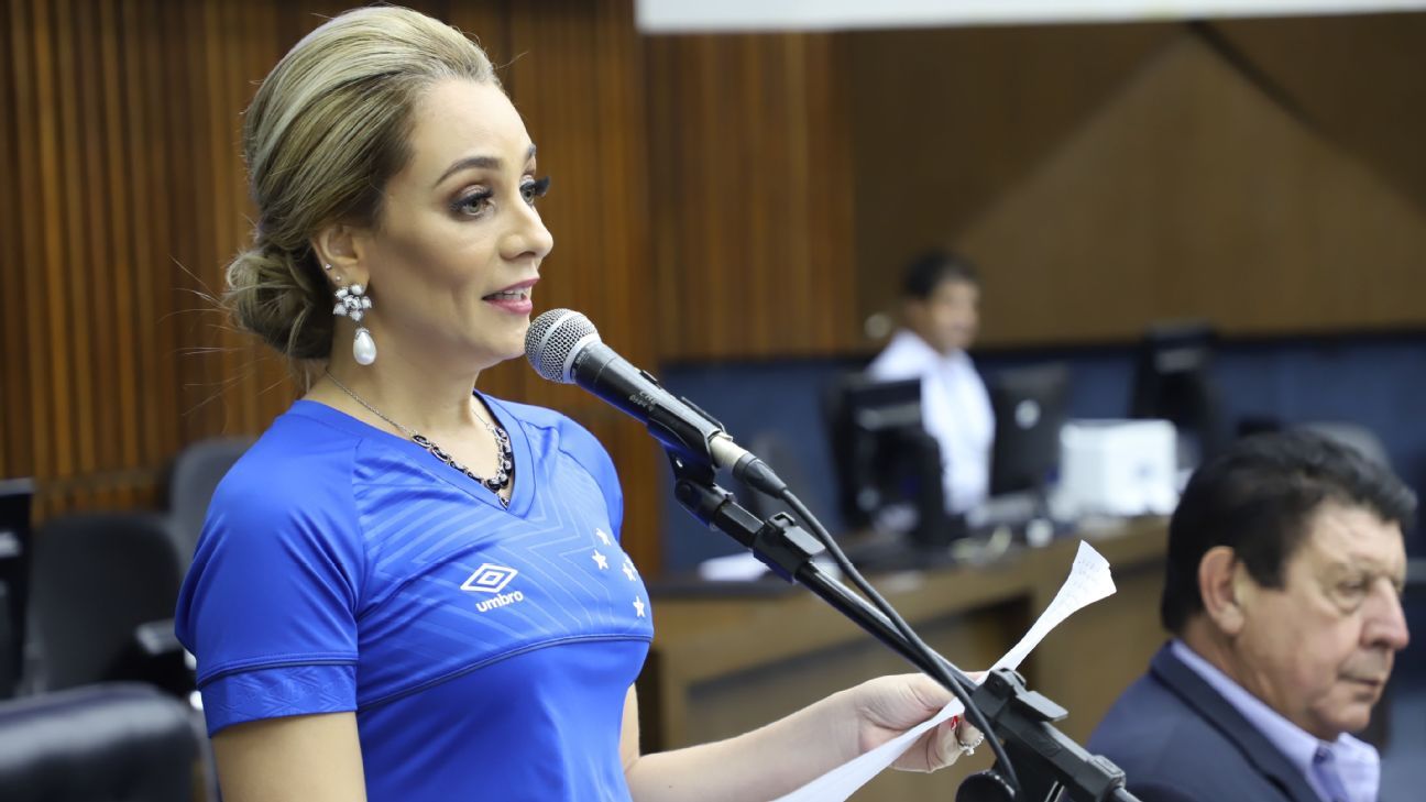 Esposa de presidente invade sala do Conselho do Cruzeiro e ...