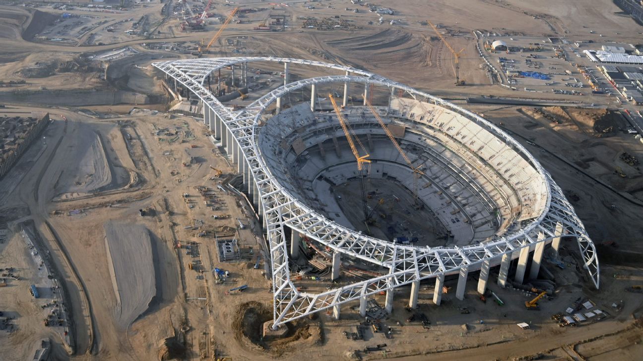 Sofi Stadium Tour: Exploring the Rams & Chargers New Football Stadium in  Los Angeles - California Through My Lens