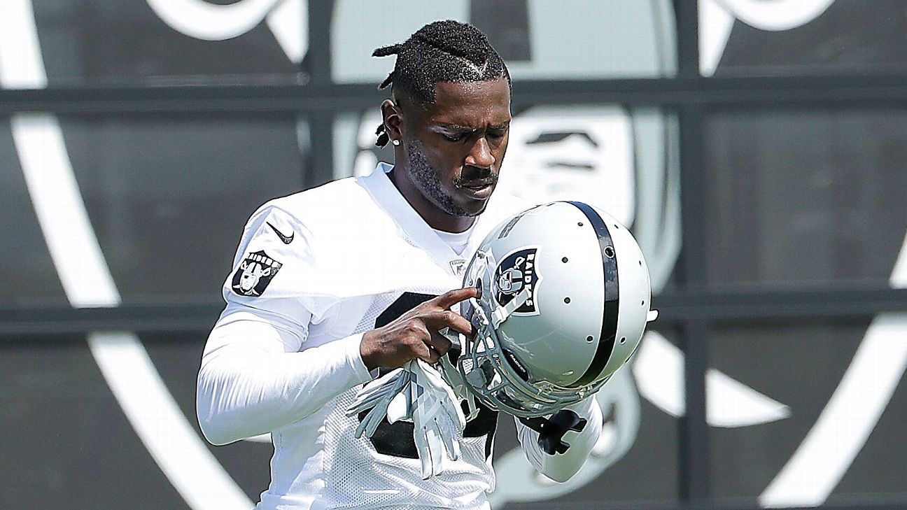 Oakland Raiders receiver Antonio Brown practices — in certified helmet -  The Boston Globe