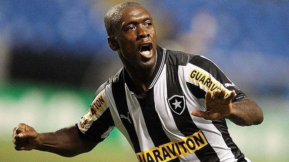 Ex-Botafogo lembra como Seedorf se preocupava até com pés descalços e fez  'brigões' de organizada quase chorarem - ESPN
