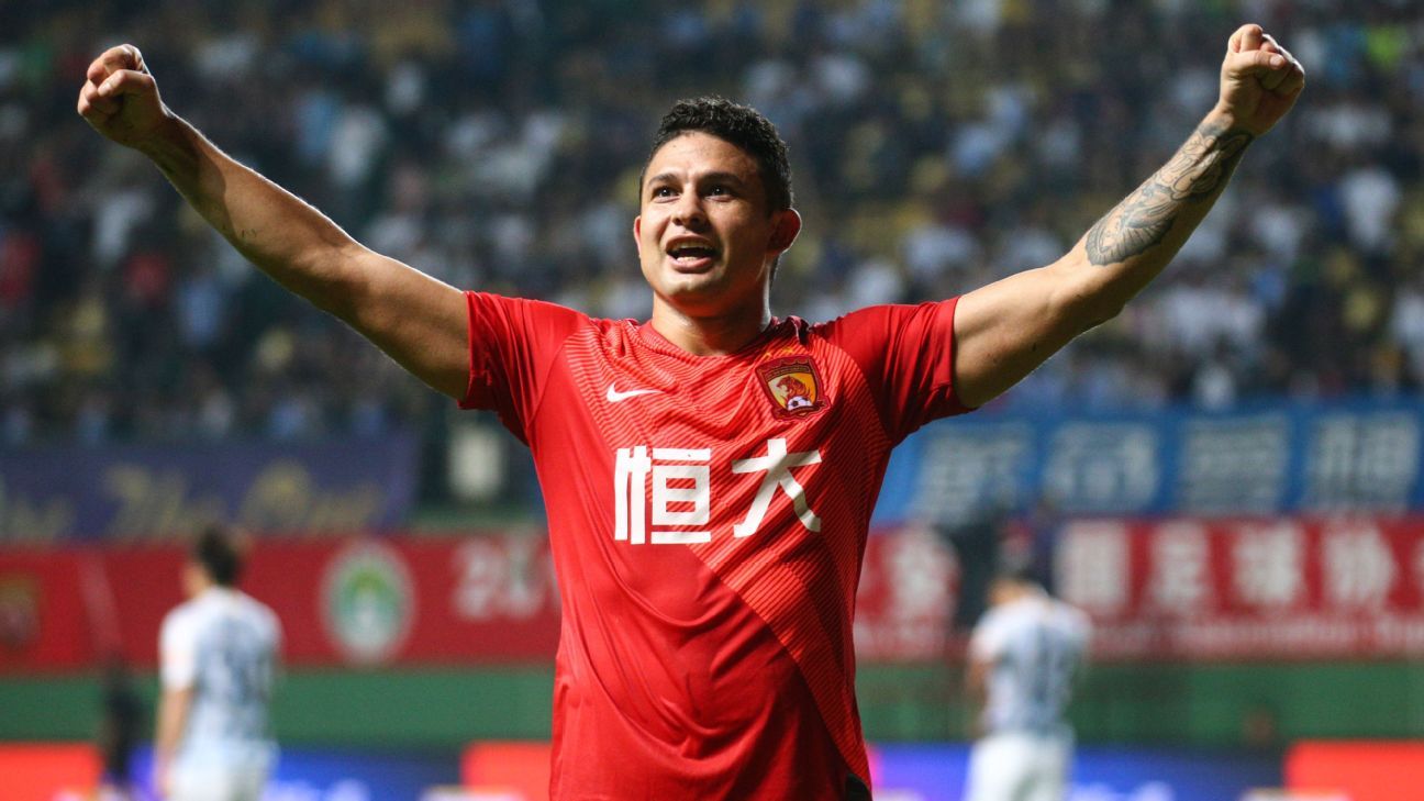 China brazil. Elkeson футболист. Элкесон Гуанчжоу. Элкесон футболист. Elkeson Football Player China.