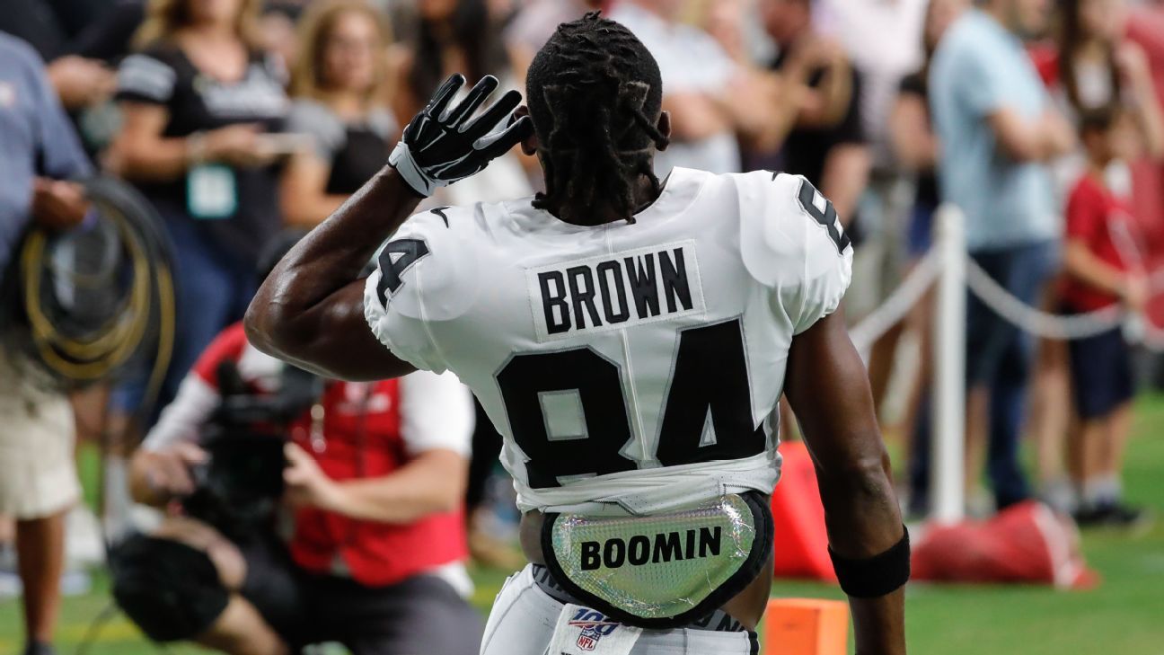 Raiders receiver Antonio Brown out indefinitely with injured feet 