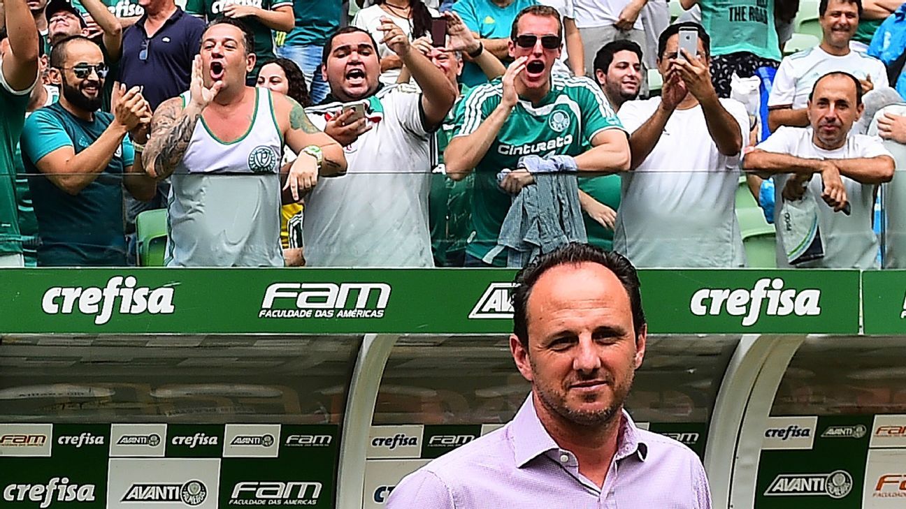 SÃO PAULO, SP - 30.03.2022: SÃO PAULO X PALMEIRAS - Rogério Ceni of São  Paulo during a match between São Paulo x Palmeiras valid for the first game  of the 2022 Campeonato