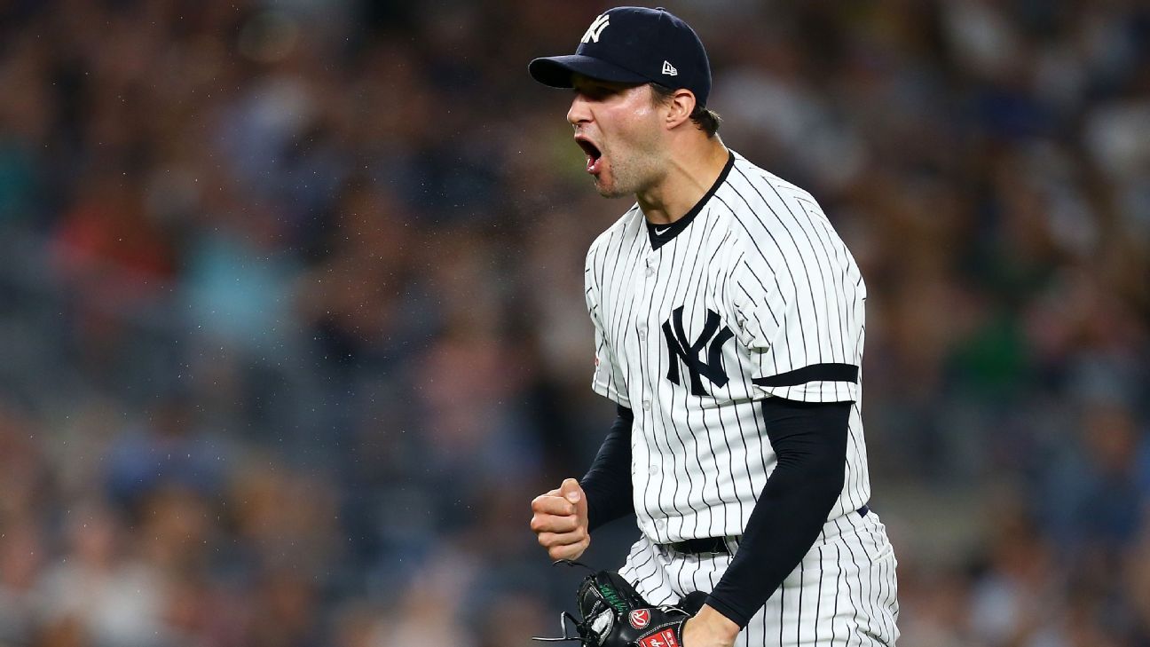 Bottle hits Aroldis Chapman in wacky Yankees injury scare