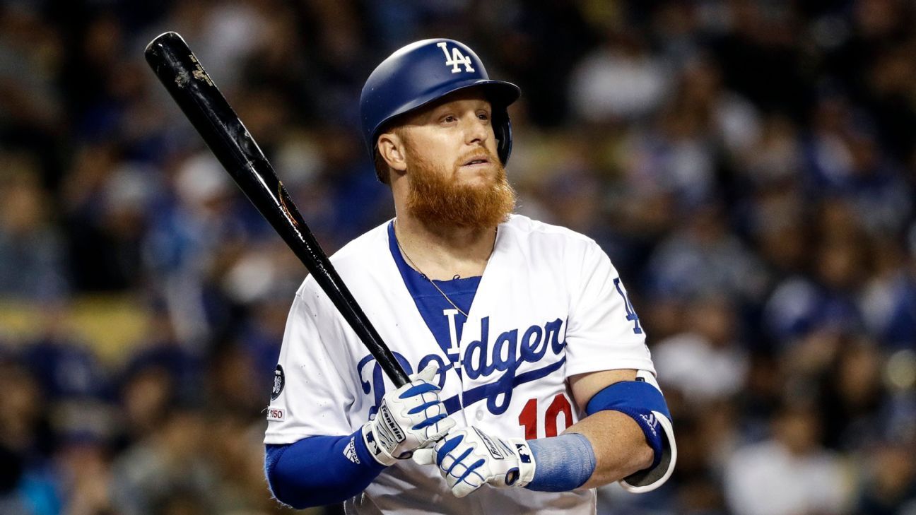 Dodgers' Justin Turner breaks left wrist on HBP