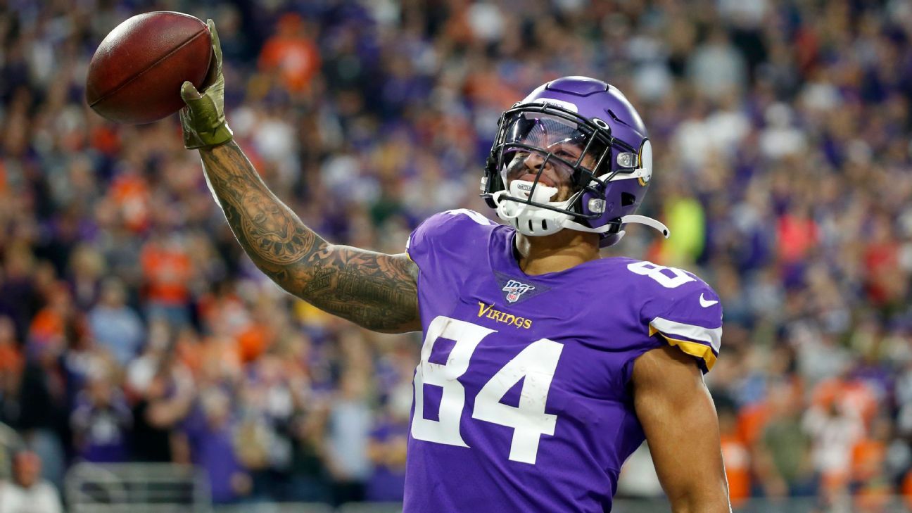 Minnesota Vikings tight end Irv Smith Jr. (84) lines up for the