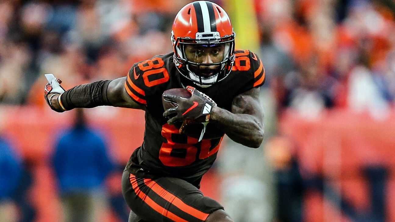 Browns WR Jarvis Landry passes physical, rejoins active roster - ESPN