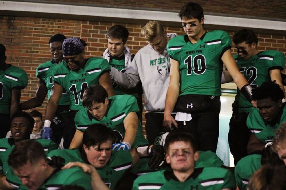 Friday Night Flights 24 Hours With Eagles Qb High School Coach