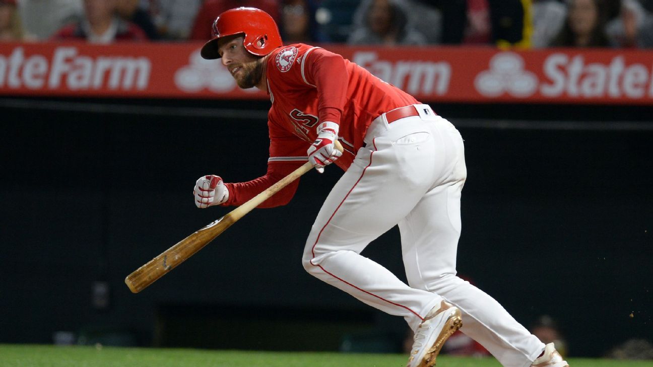 Infielder Zack Cozart signs with Angels