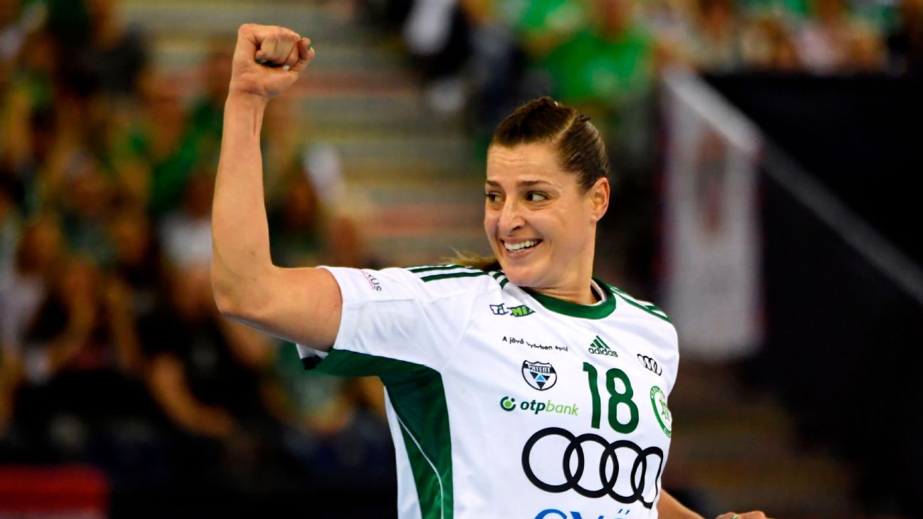 Duda Amorim eleita melhor jogadora de handebol da década]